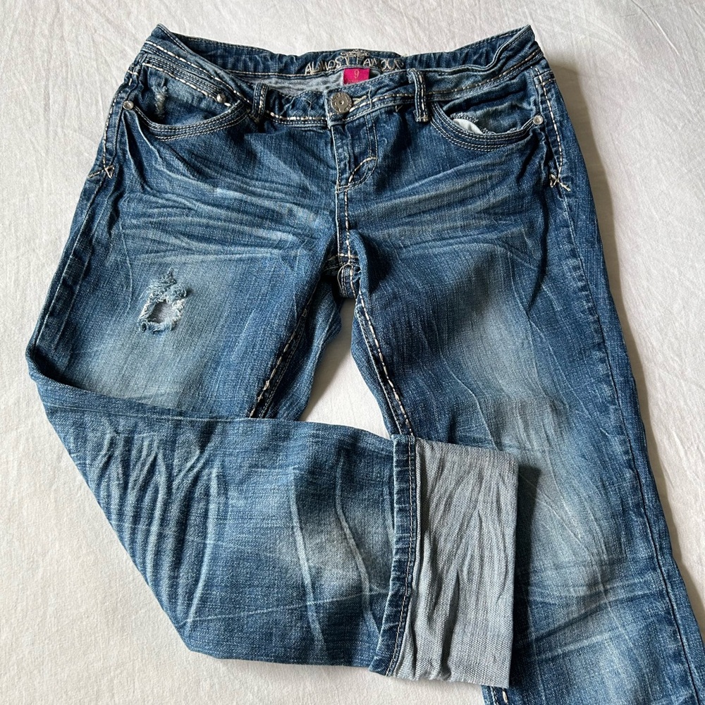 Almost Famous Distressed Y2K Capri Jeans